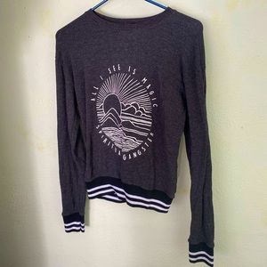 I See Magic 🪄 Long sleeve shirt ~ size small